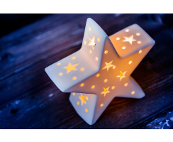 Porzellan Stern weiß mit LED - zwei verschiedene Größen - einzeln oder im Set